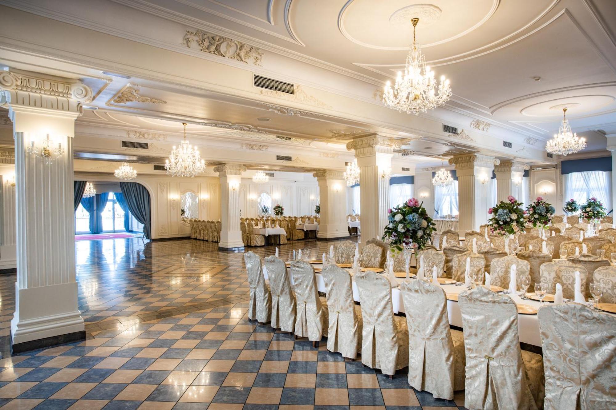 Dwor Czarneckiego Otel Porosły Dış mekan fotoğraf