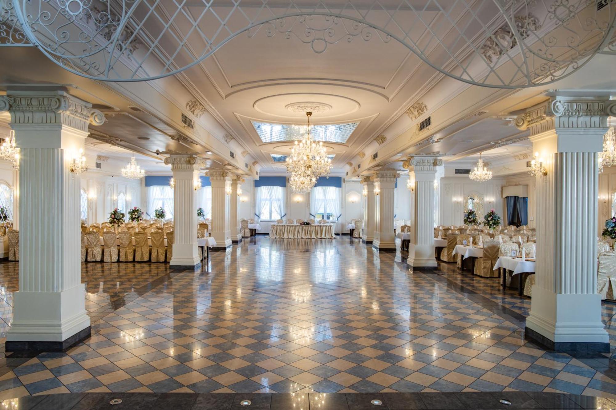Dwor Czarneckiego Otel Porosły Dış mekan fotoğraf