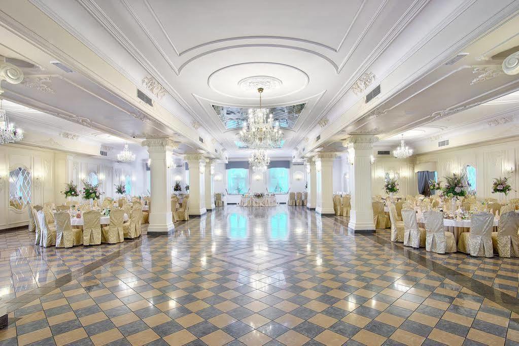 Dwor Czarneckiego Otel Porosły Dış mekan fotoğraf