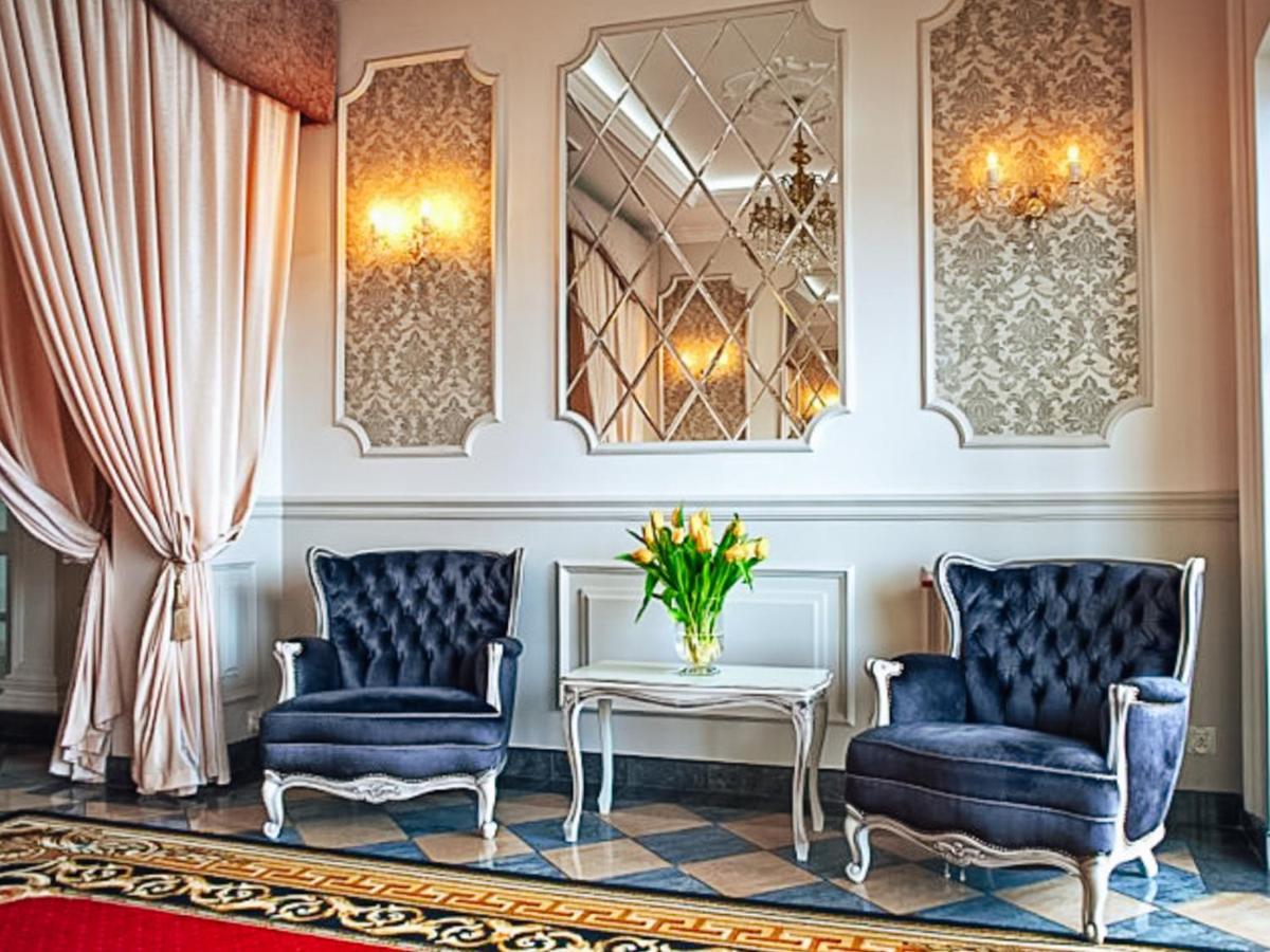 Dwor Czarneckiego Otel Porosły Dış mekan fotoğraf
